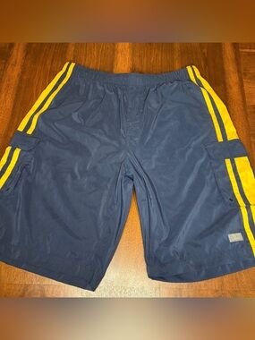 Nike  Vintage Shorts XL Baggy Cargo Michigan Colors Blue Yellow